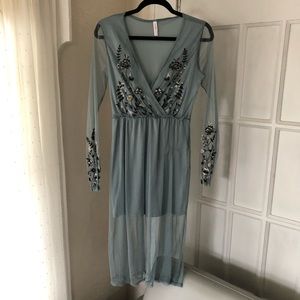 Dress with flower stitching